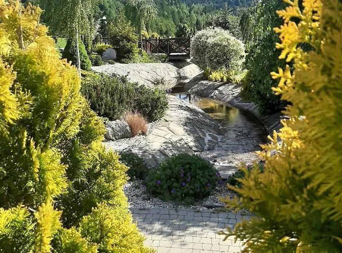 Basinek Nocleg ze śniadaniem 3*